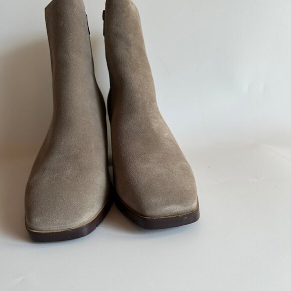 NWT NYDJ Arianna Suede Chelsea Boot Size 8.5 M Taupe with Zipper - Picture 2 of 10